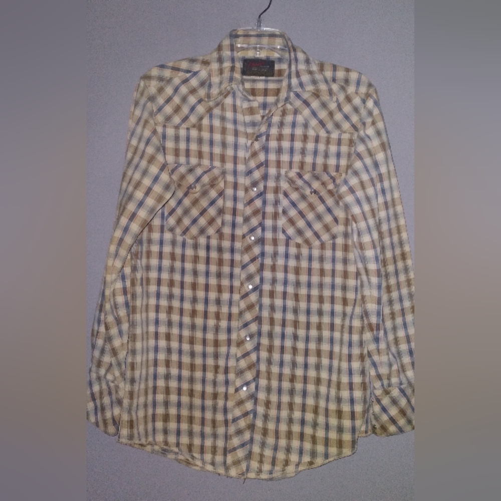 Vintage CHAMPION WESTERN long tail mens size 15 / 34 plaid snap-front shirt.